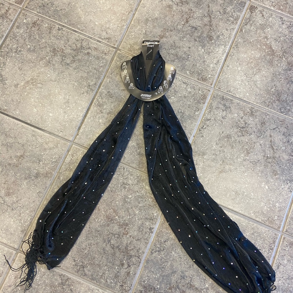 Black Scarf